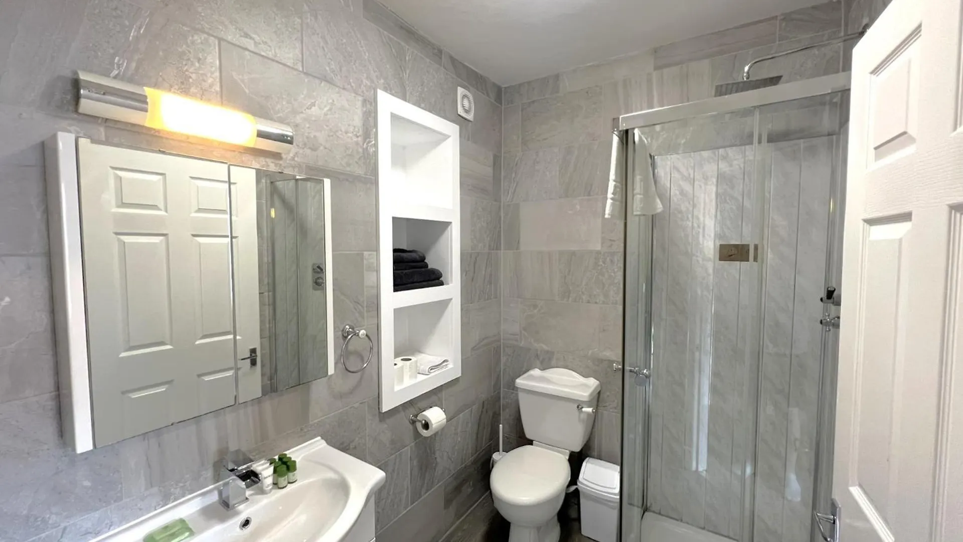 Melbury Rooms & Studios Exeter 0*,