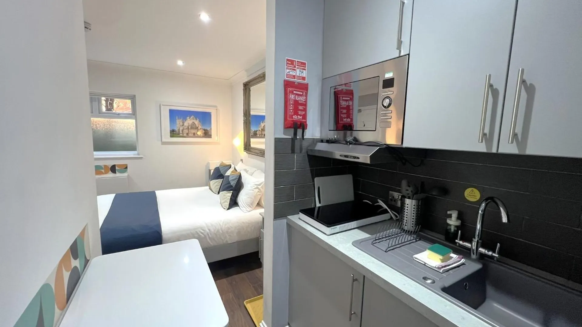 Melbury Rooms & Studios Exeter 0*,
