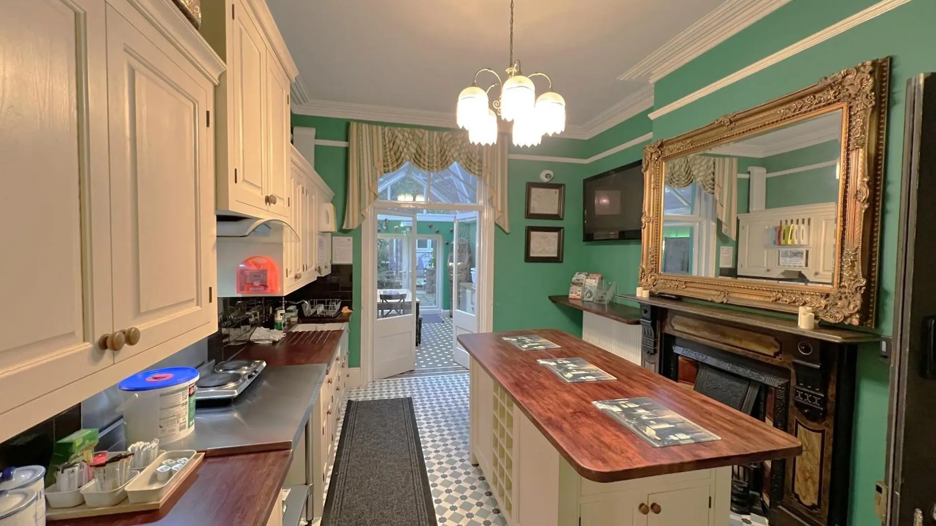 Melbury Rooms & Studios Exeter Guest house